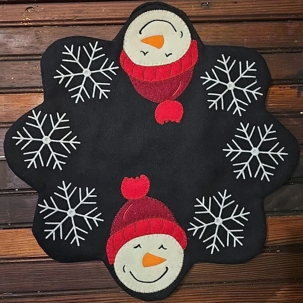 Primitive Wool Felt Winter Snowman Table Mat‎ Centerpiece  Snowflakes Black Red
